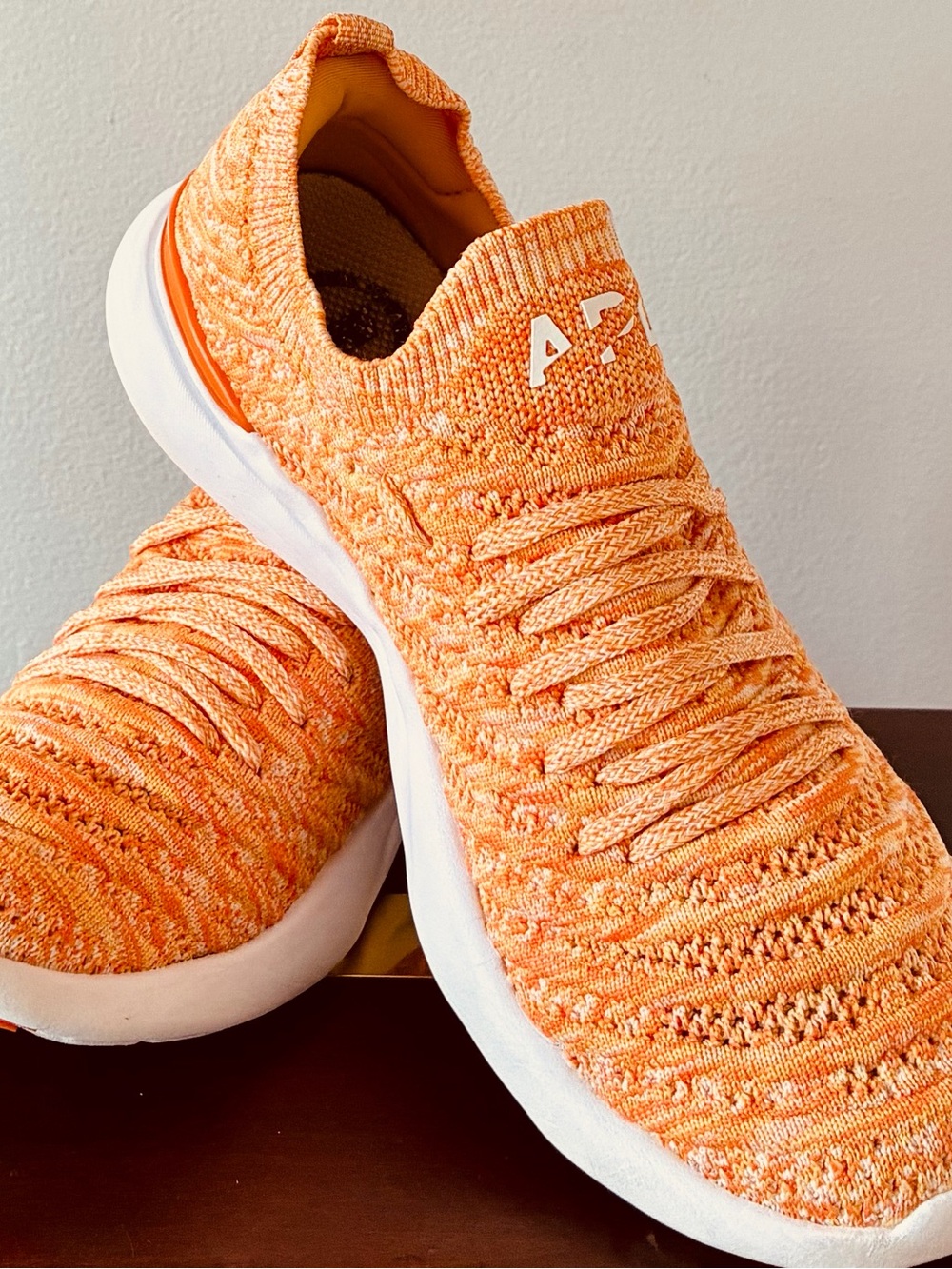 APL Techloom Wave W Knit Sneakers in Orange, 6.5